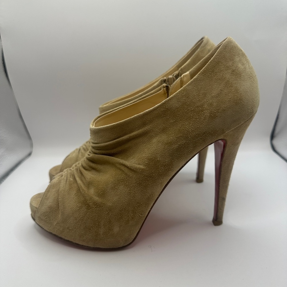 Christian Louboutin Tan Stiletto Heels Peep-Toe - Picture 3 of 8